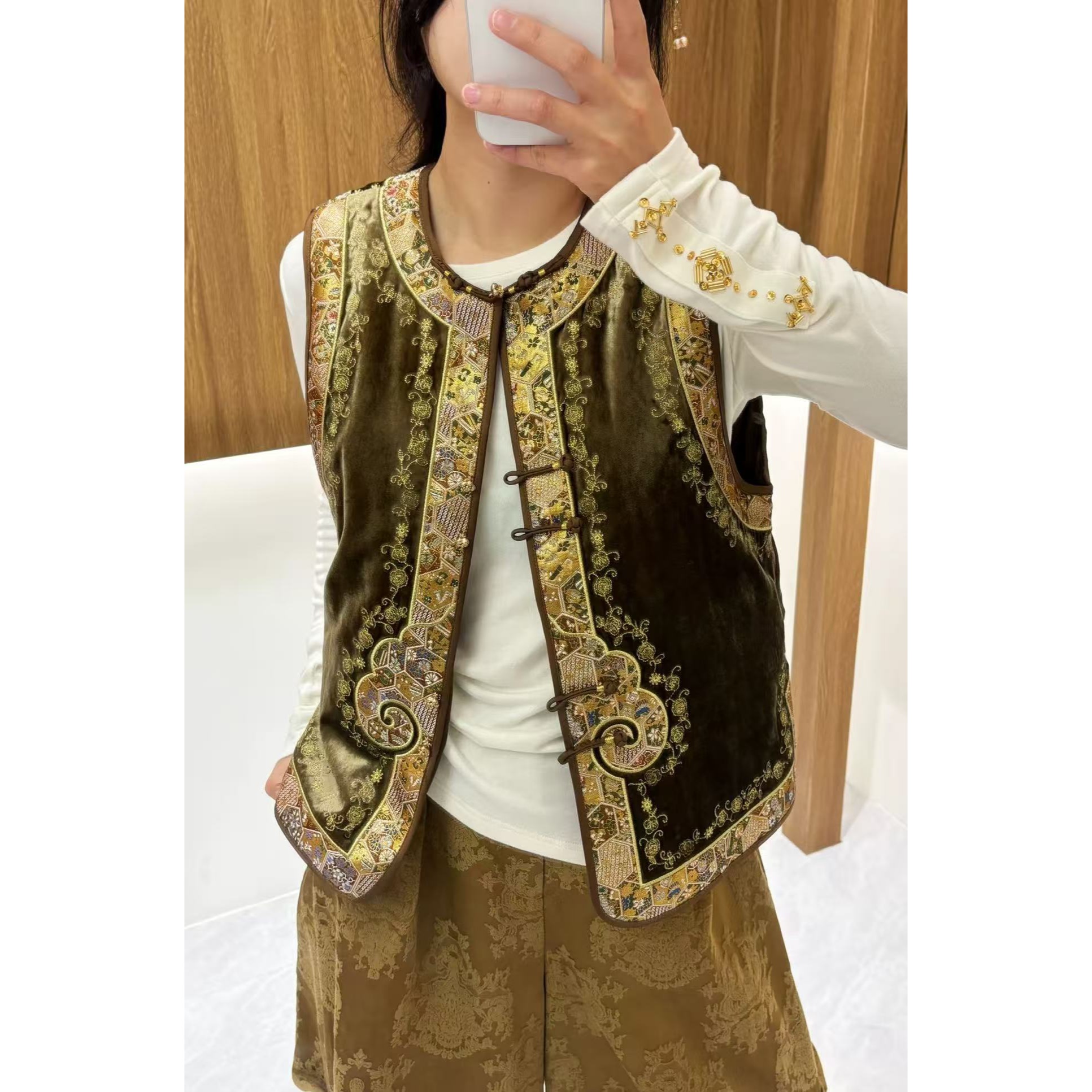 真丝丝绒织金线贴布绣夹棉马甲提花袖口拼接人丝聚酯纤维提花袖口