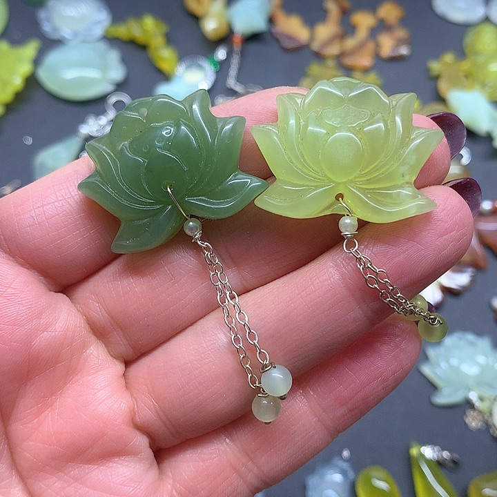 蛇纹石玉耳环未镶嵌