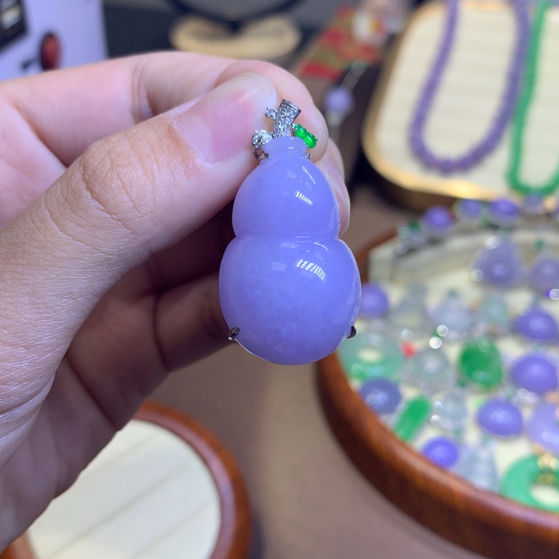 翡翠18K金镶嵌颈饰翡翠