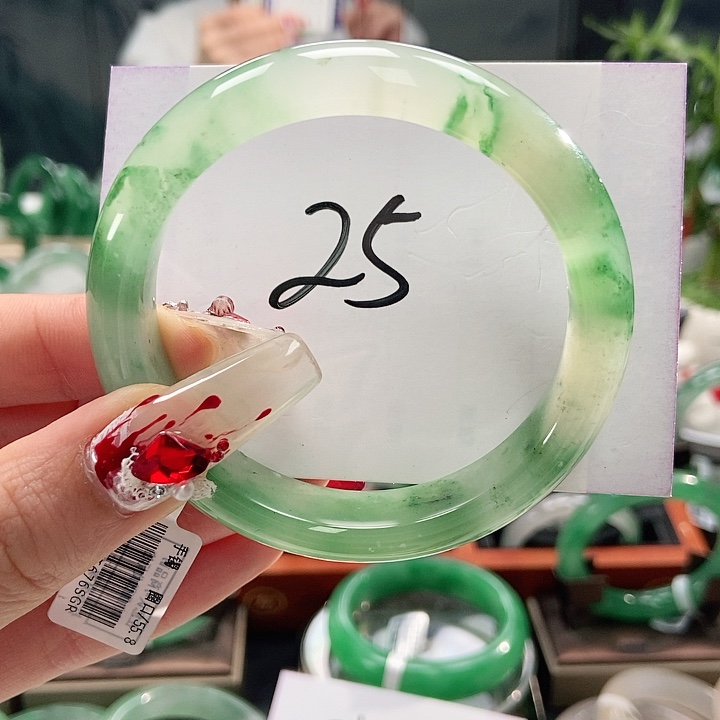 石英质玉手镯未镶嵌天然A货非洲翠手镯