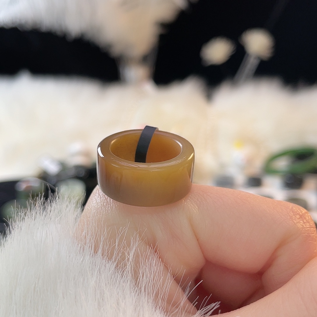 和田玉未镶嵌戒指k3焦糖直切16.4mm