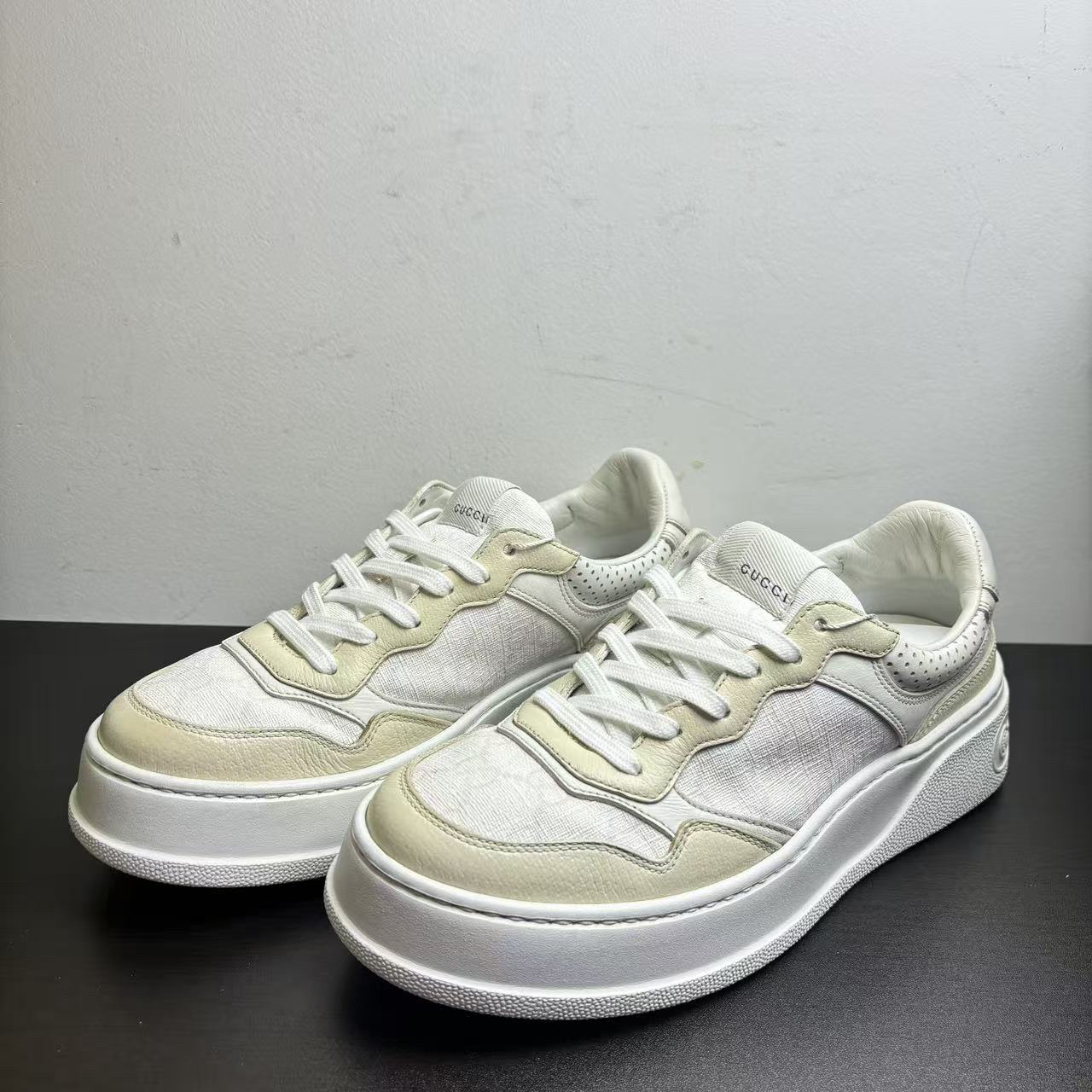 95新 GUCCI/古驰 41欧码暗纹老花饼干鞋古驰板鞋/百搭经典