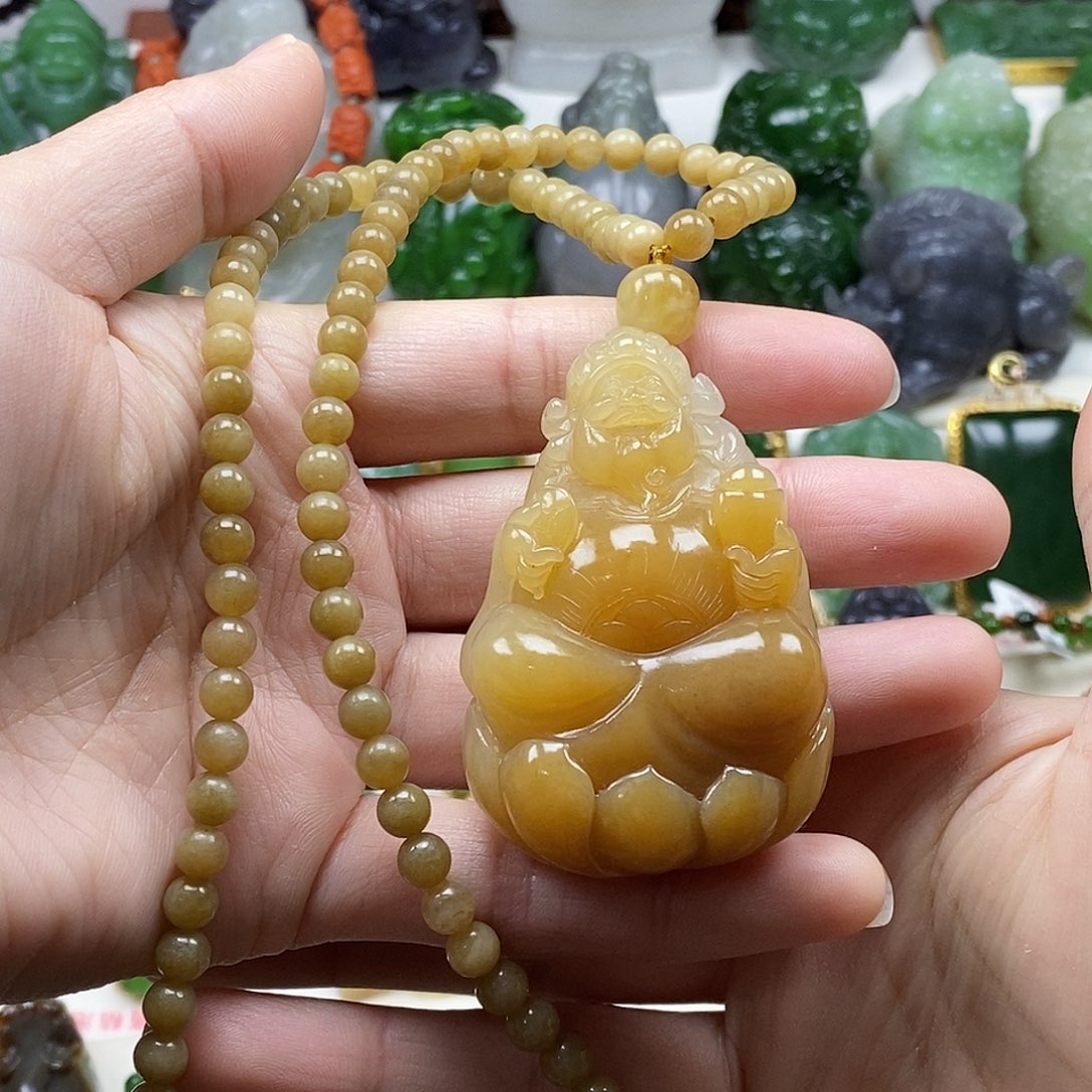 和田玉（糖玉）颈饰未镶嵌