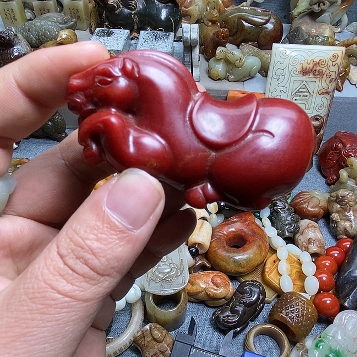 張***道和田玉未镶嵌挂件