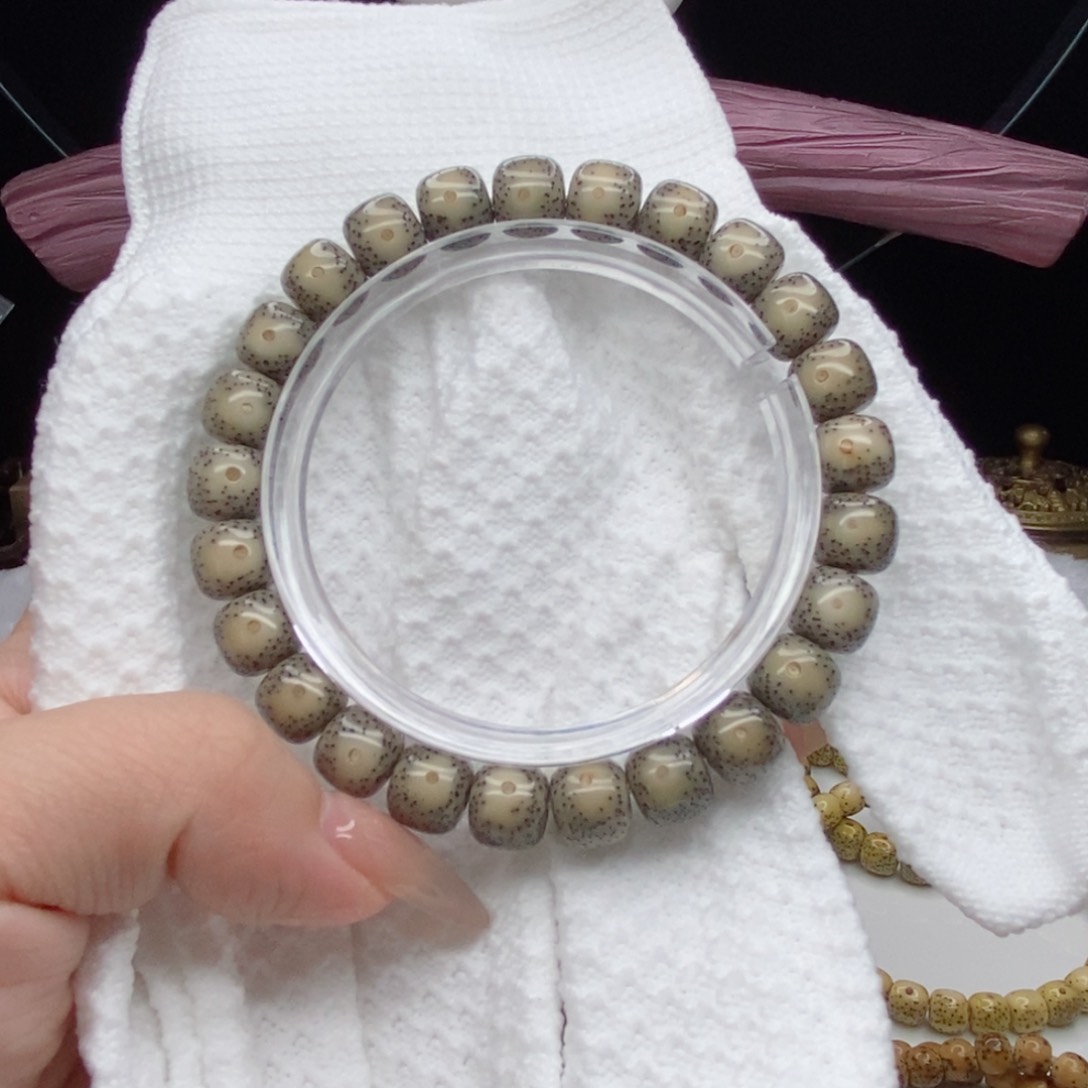 星月菩提手串9.5x8.5黄金瞳