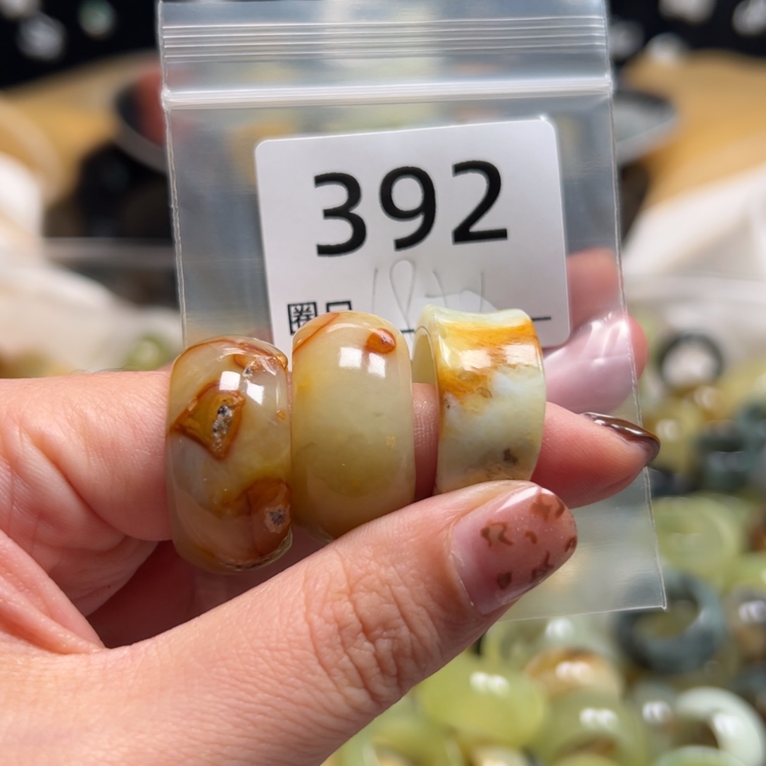 老***产蛇纹石玉未镶嵌戒指