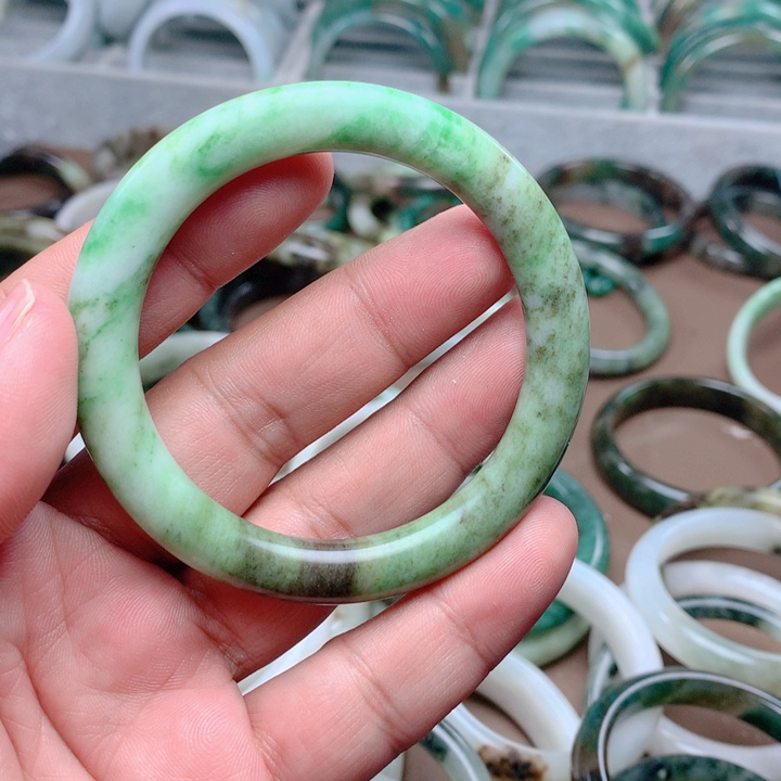 独山玉未镶嵌手镯56