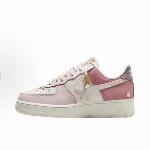 NIKE耐克【春】女鞋AIR FORCE 1运动鞋休闲鞋IB8874-111