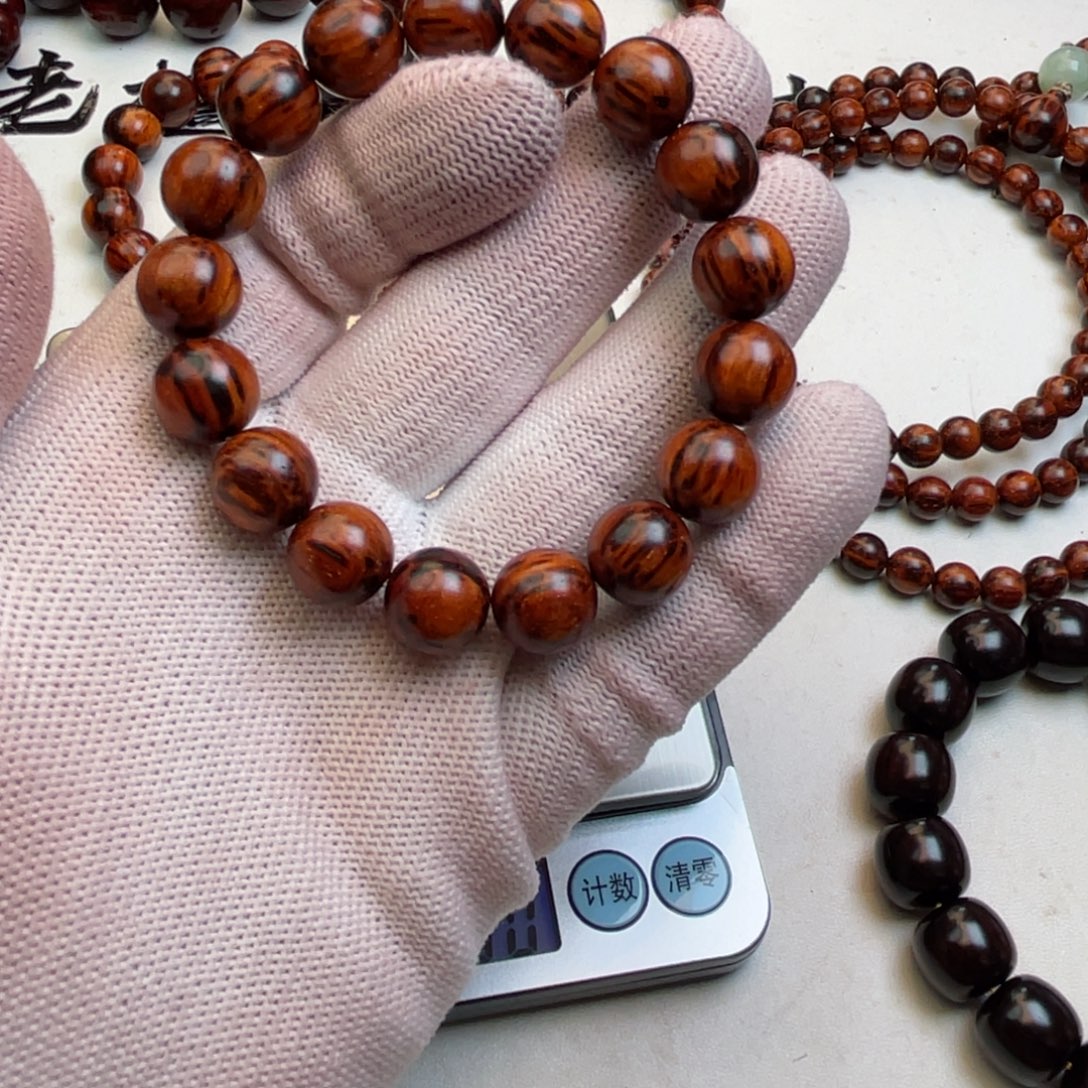 陈***鱼檀香紫檀（小叶紫檀）