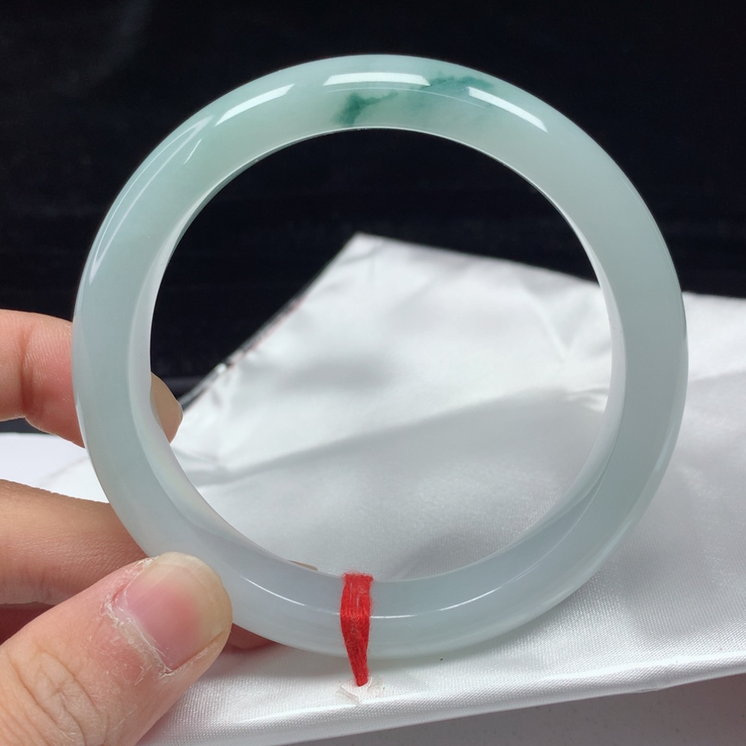 翡翠手镯（圆镯）未镶嵌62.5