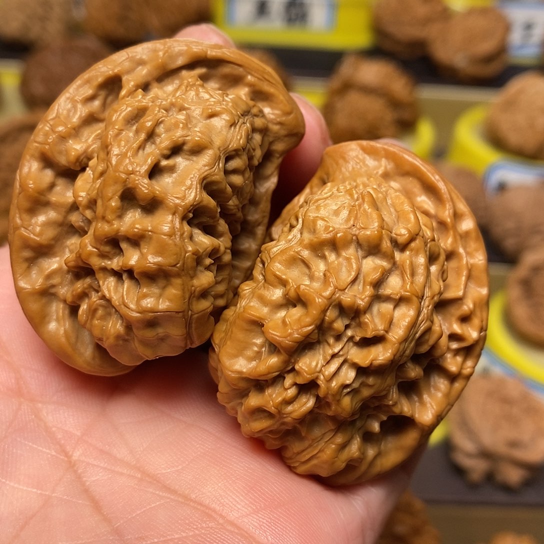 吊坠文玩核桃座山雕