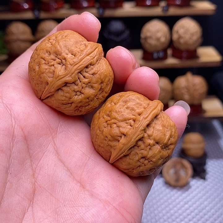 文玩核桃吊坠龙珠20