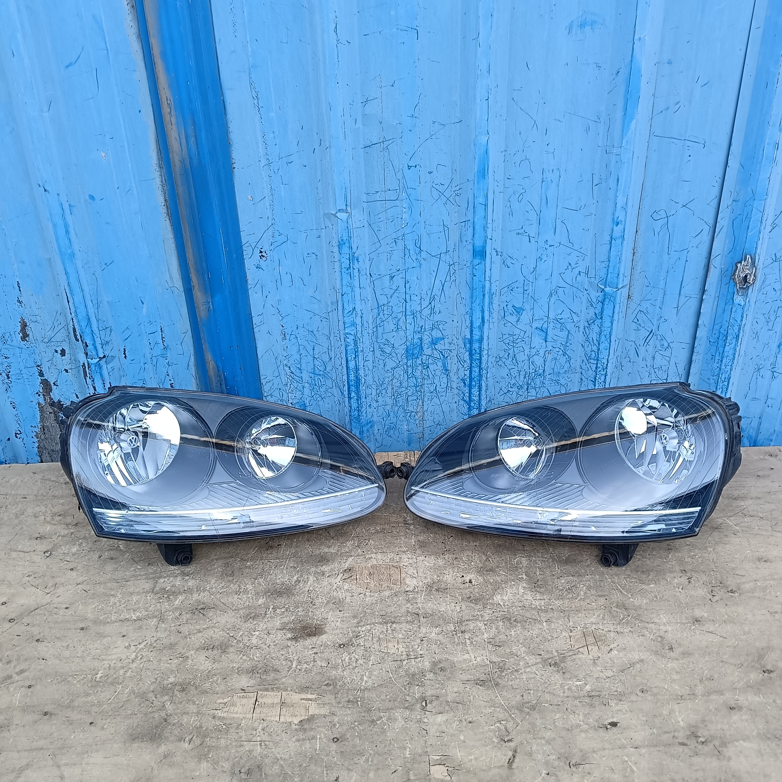 适配06-11款大众速腾前大灯前照明灯黑底大灯车