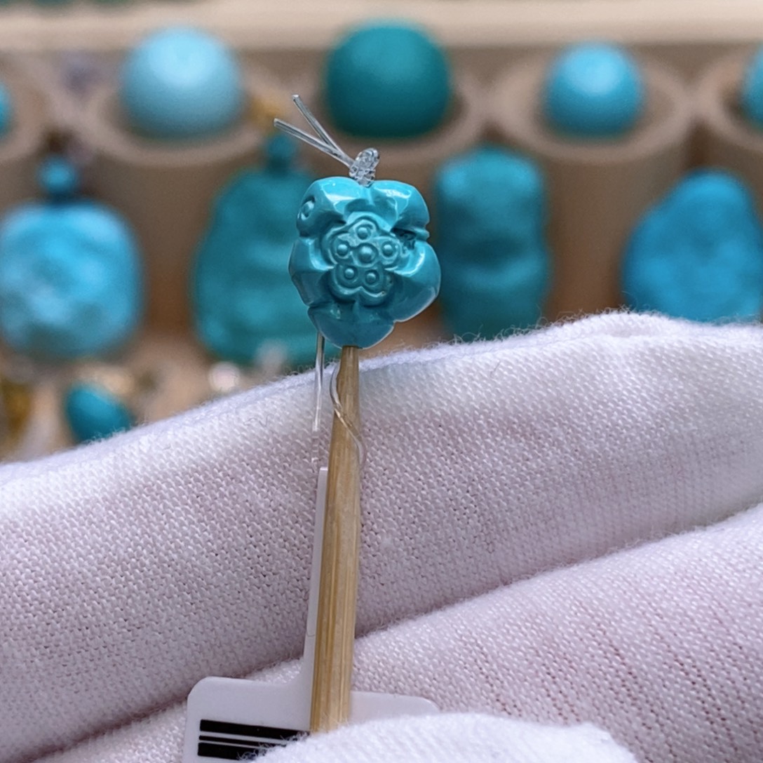 绿松石未镶嵌珠宝奇石