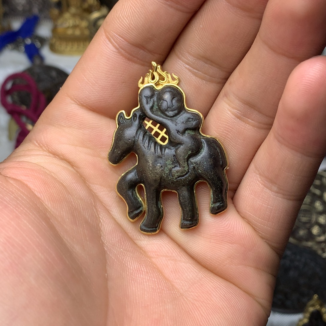 泥塑直播间漏价老天铁