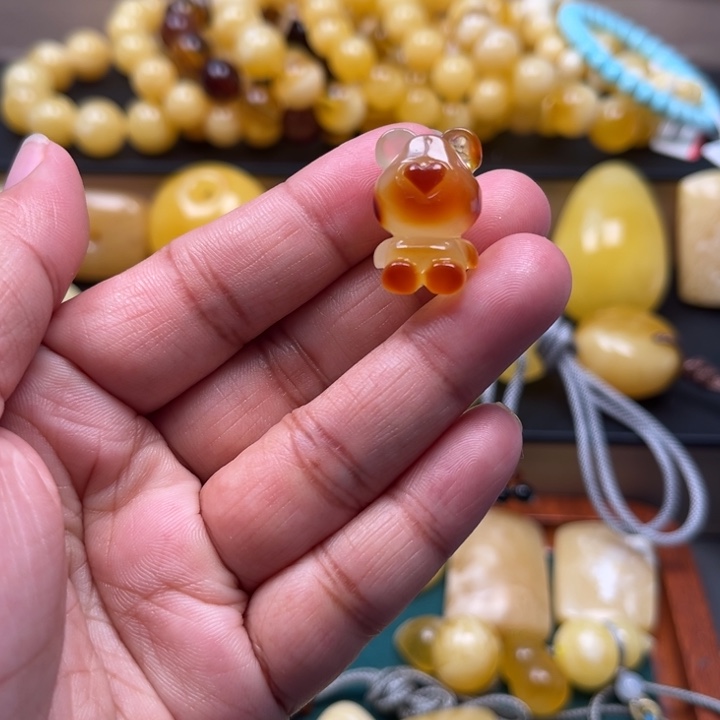 琥珀未镶嵌珠宝奇石M139号沁色小熊