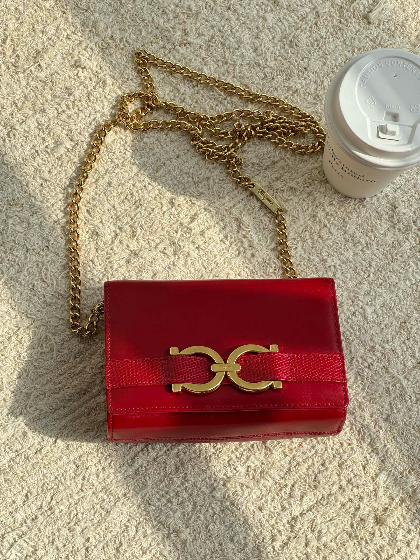 95新 FERRAGAMO/菲拉格慕 红色马蹄扣链条斜挎包