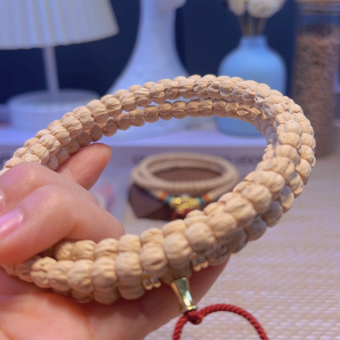 柏香籽/百香籽吊坠张***?