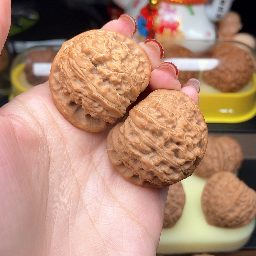 文玩核桃吊坠39白狮子