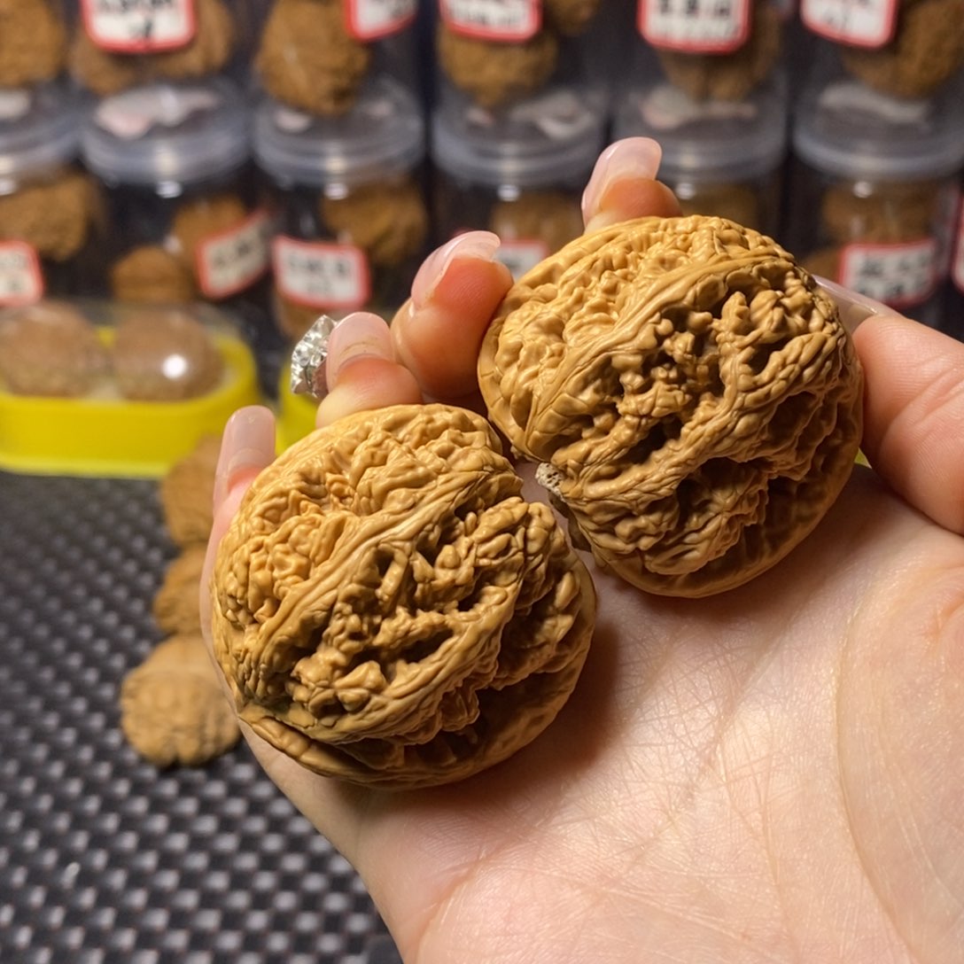 文玩核桃吊坠大粗筋45