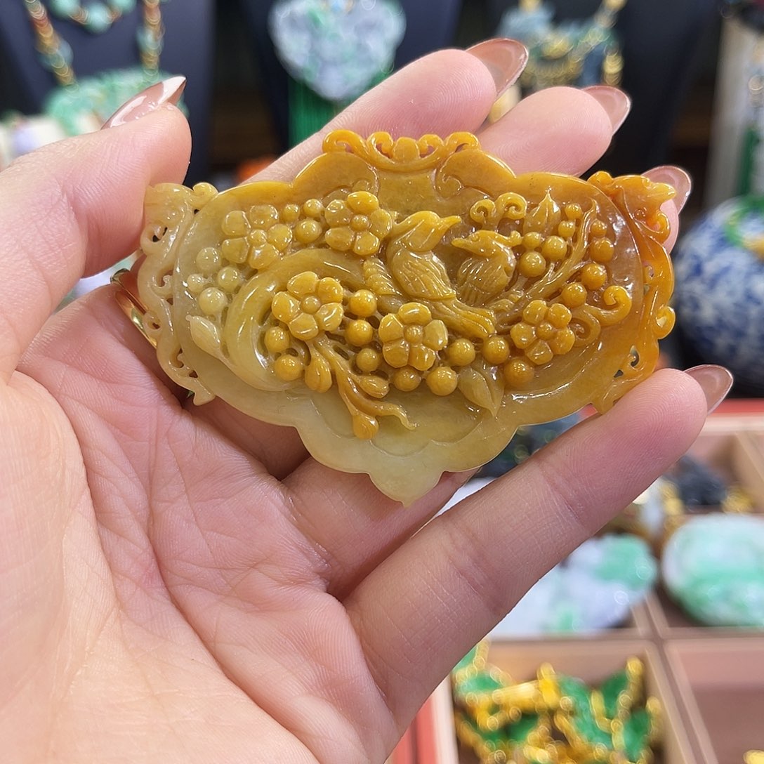 翡翠未镶嵌吊坠(赠链)喜上眉梢