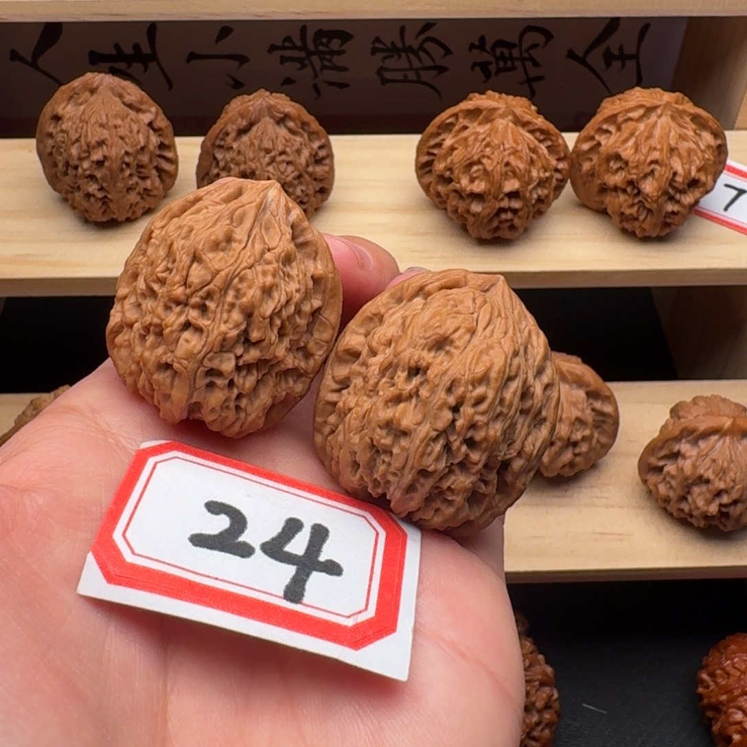 吊坠文玩核桃南疆石34尺