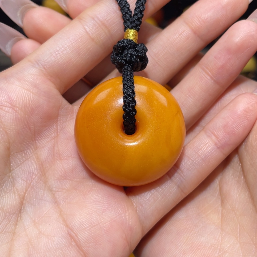 【闪购商品】琥珀裸石未镶嵌扣子