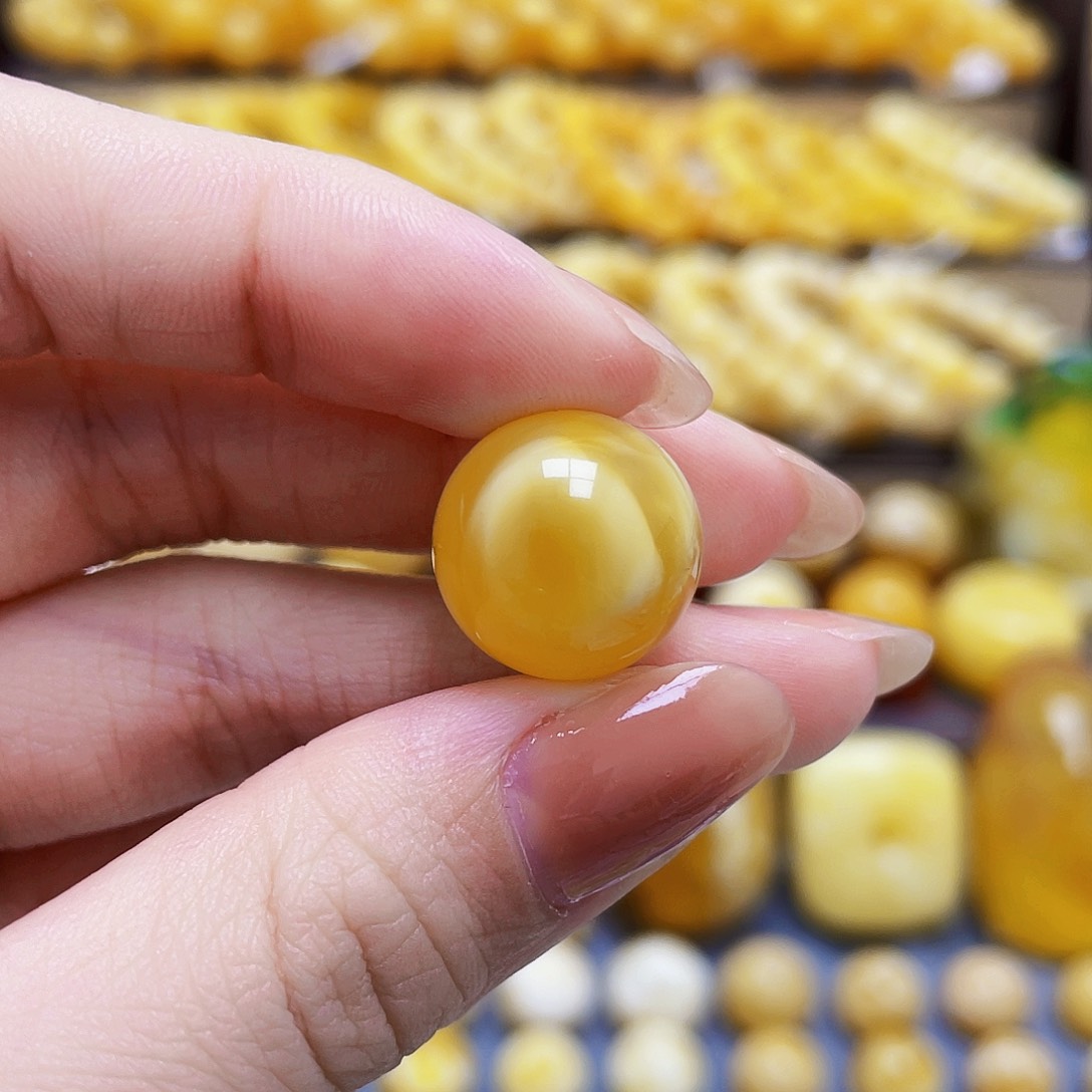 未镶嵌琥珀裸石蜜蜡圆珠15.7mm微瑕