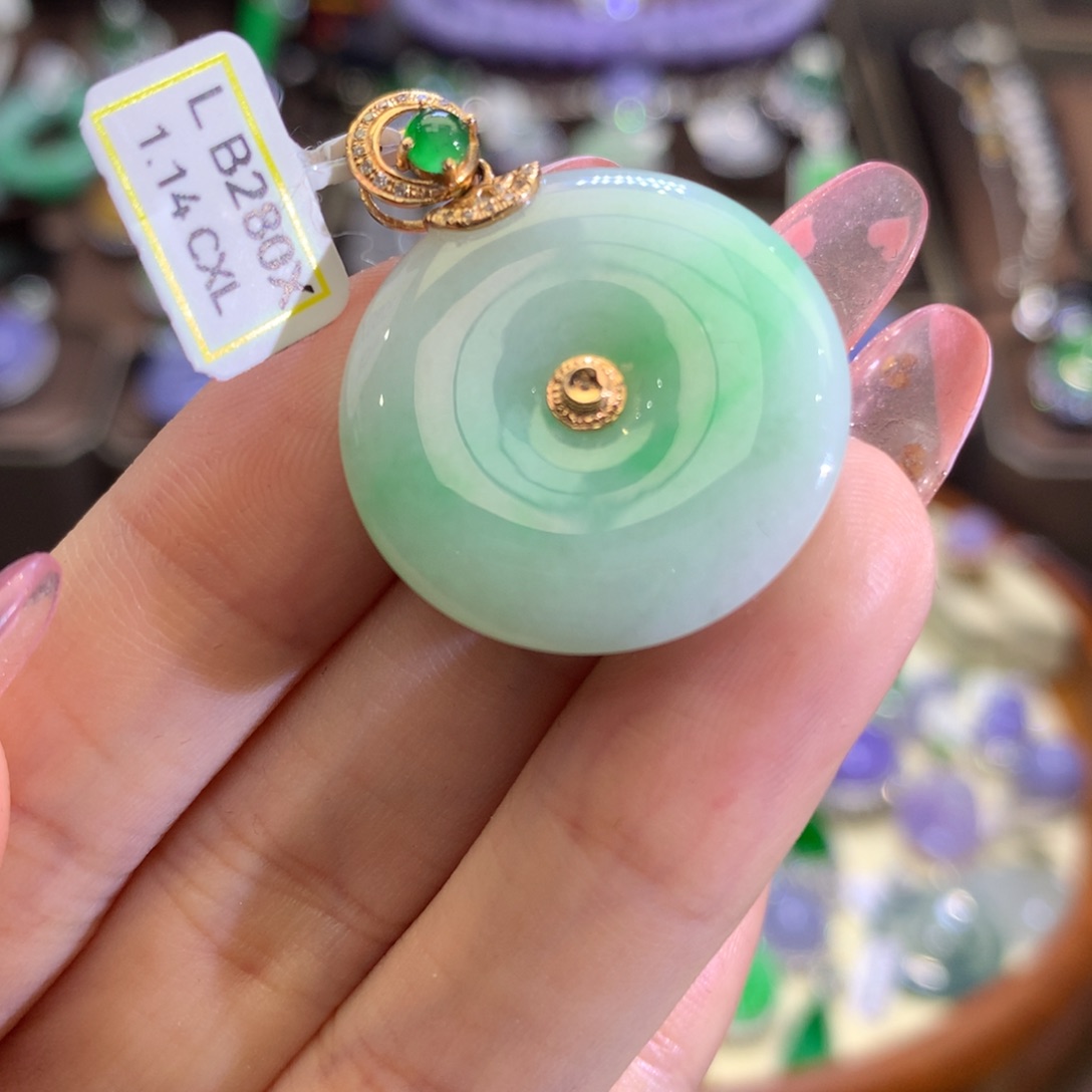 翡翠颈饰18K金镶嵌翡翠