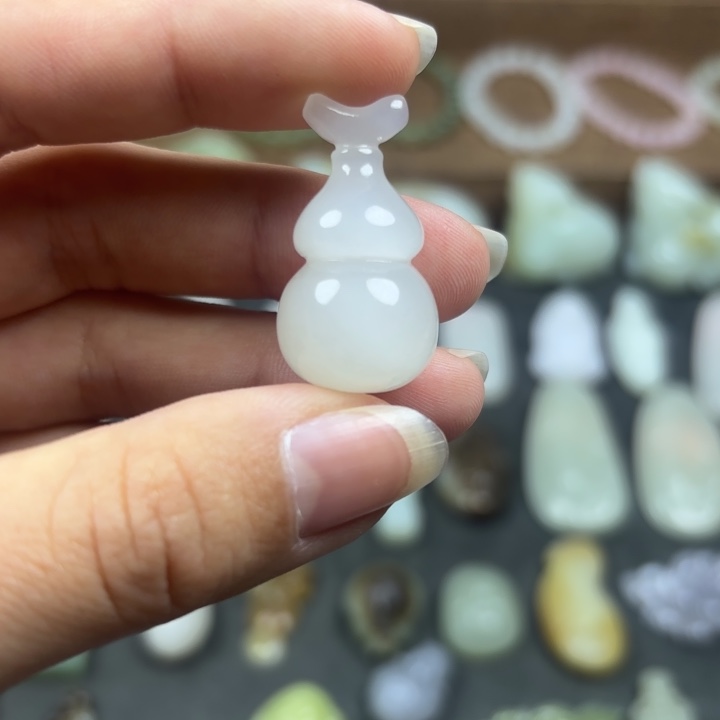 和田玉颈饰未镶嵌和田玉葫芦吊坠