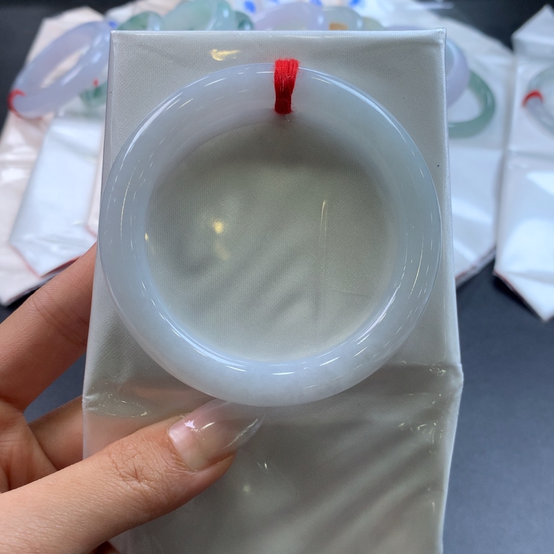 翡翠未镶嵌手镯56圈口