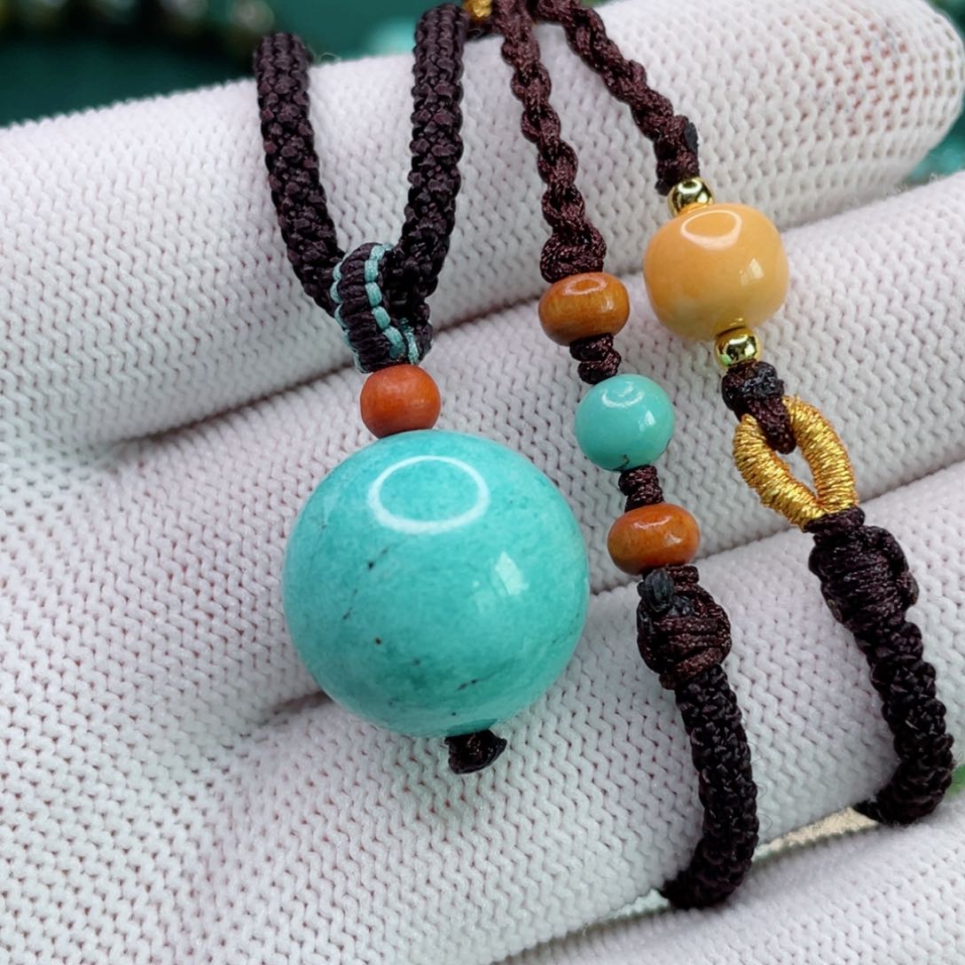 绿松石未镶嵌颈饰