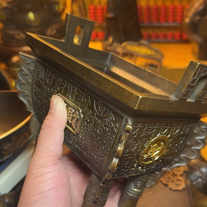 铜器摆件收收藏藏