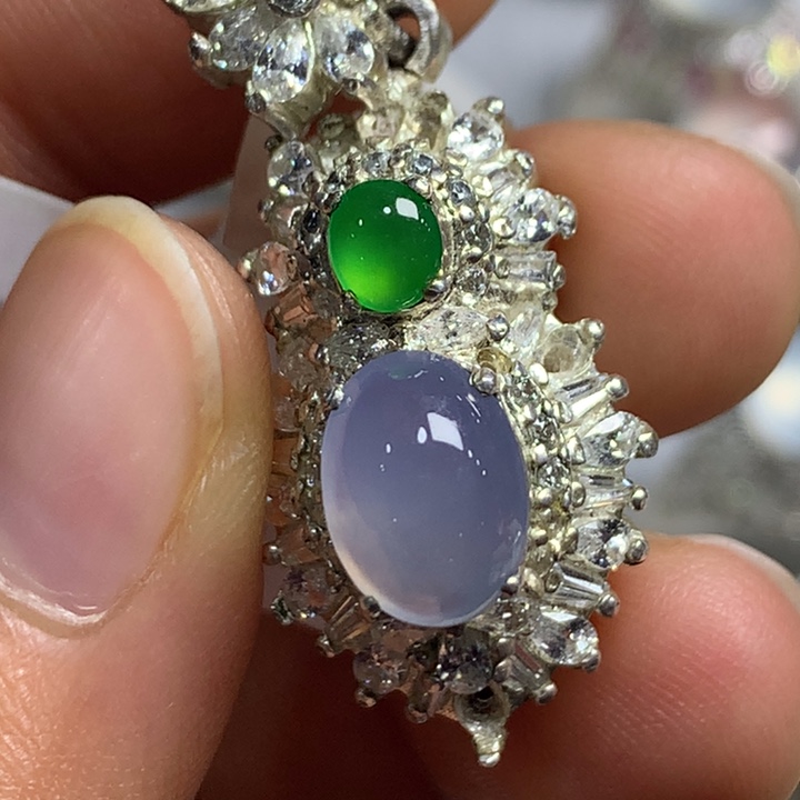 翡翠未镶嵌戒指铜托，卖裸石，需要二次镶嵌