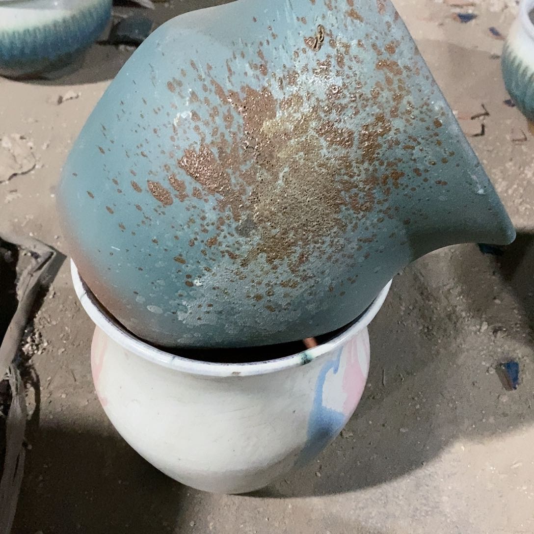 紫砂花盆瑕疵18/20、vnjhg