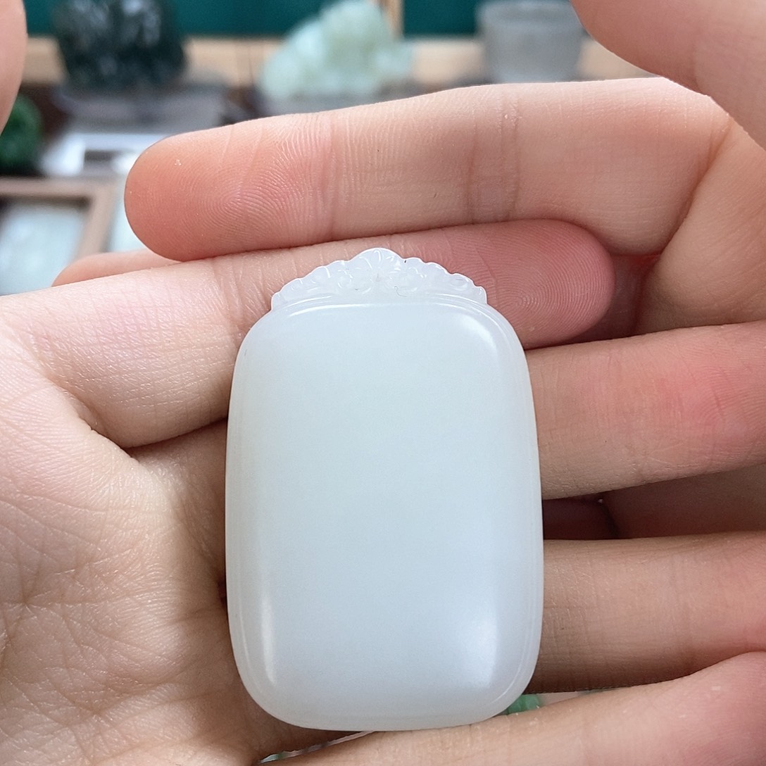 和田玉（糖玉）颈饰未镶嵌