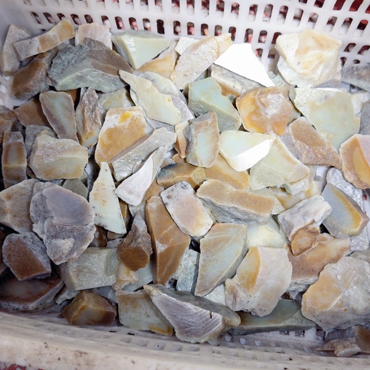 十***月和田玉（糖玉）未镶嵌珠宝奇石