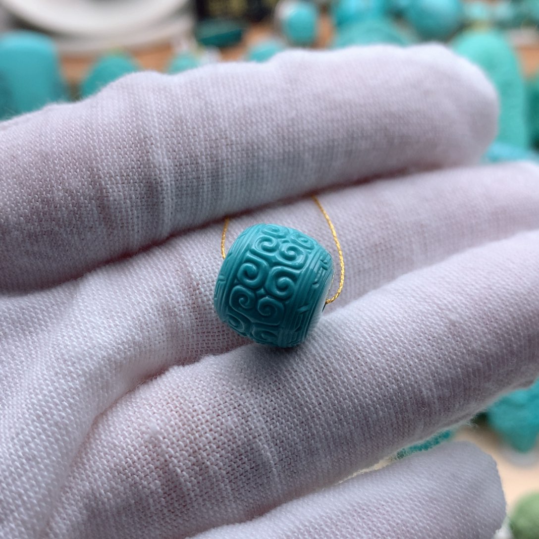 绿松石颈饰未镶嵌