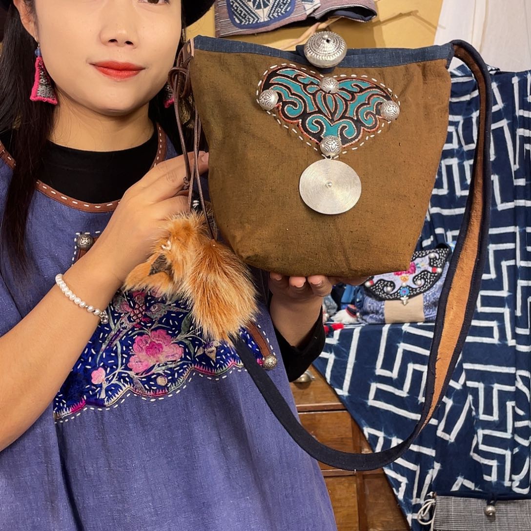 织绣手工制作工艺包包