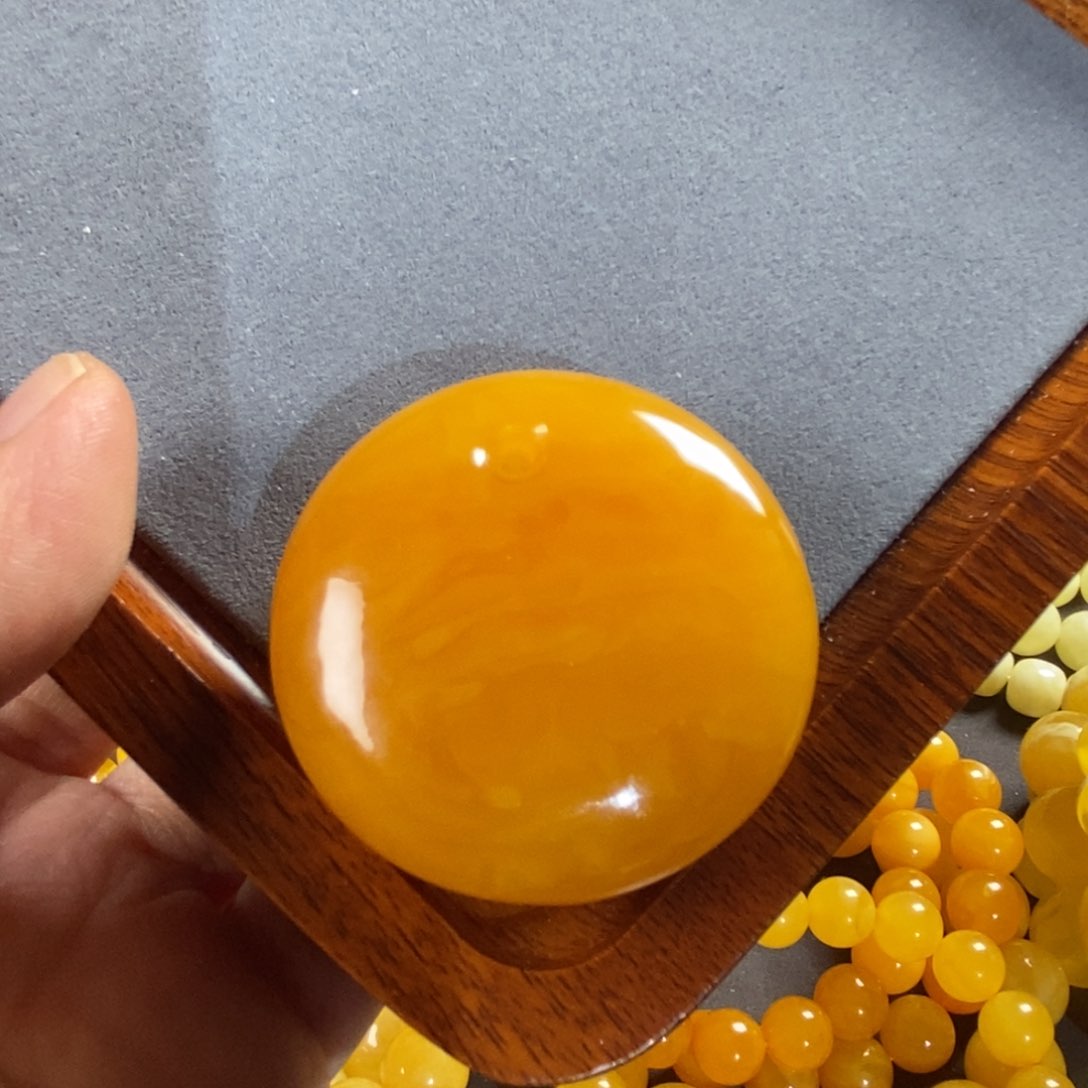 琥珀裸石未镶嵌焦皮公主扣