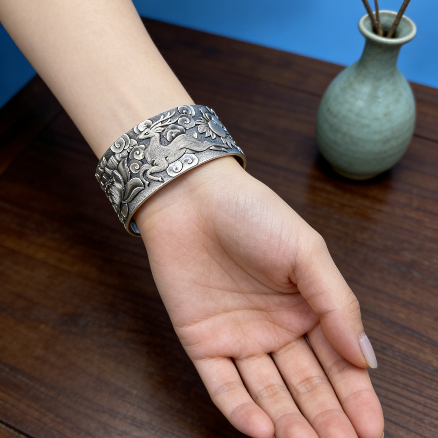 足银手镯 足银999灵芝鹿国风浮雕錾刻复古宽版手镯