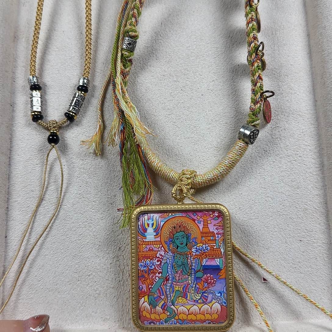 ****@吊坠5✖️4纯手绘绿度母一尊加2根绳子