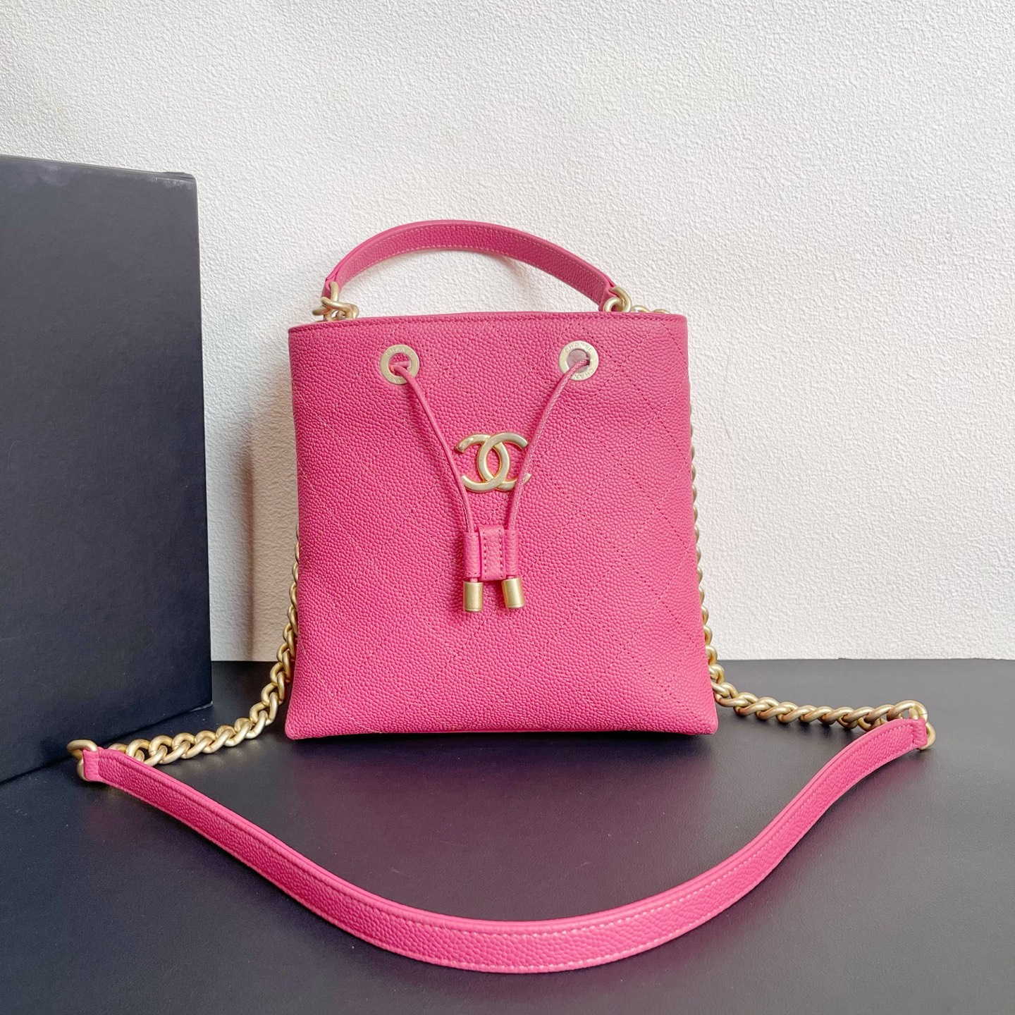 95新 Chanel/香奈儿 98新 大场直播/荔枝牛手提斜挎水桶包/30开