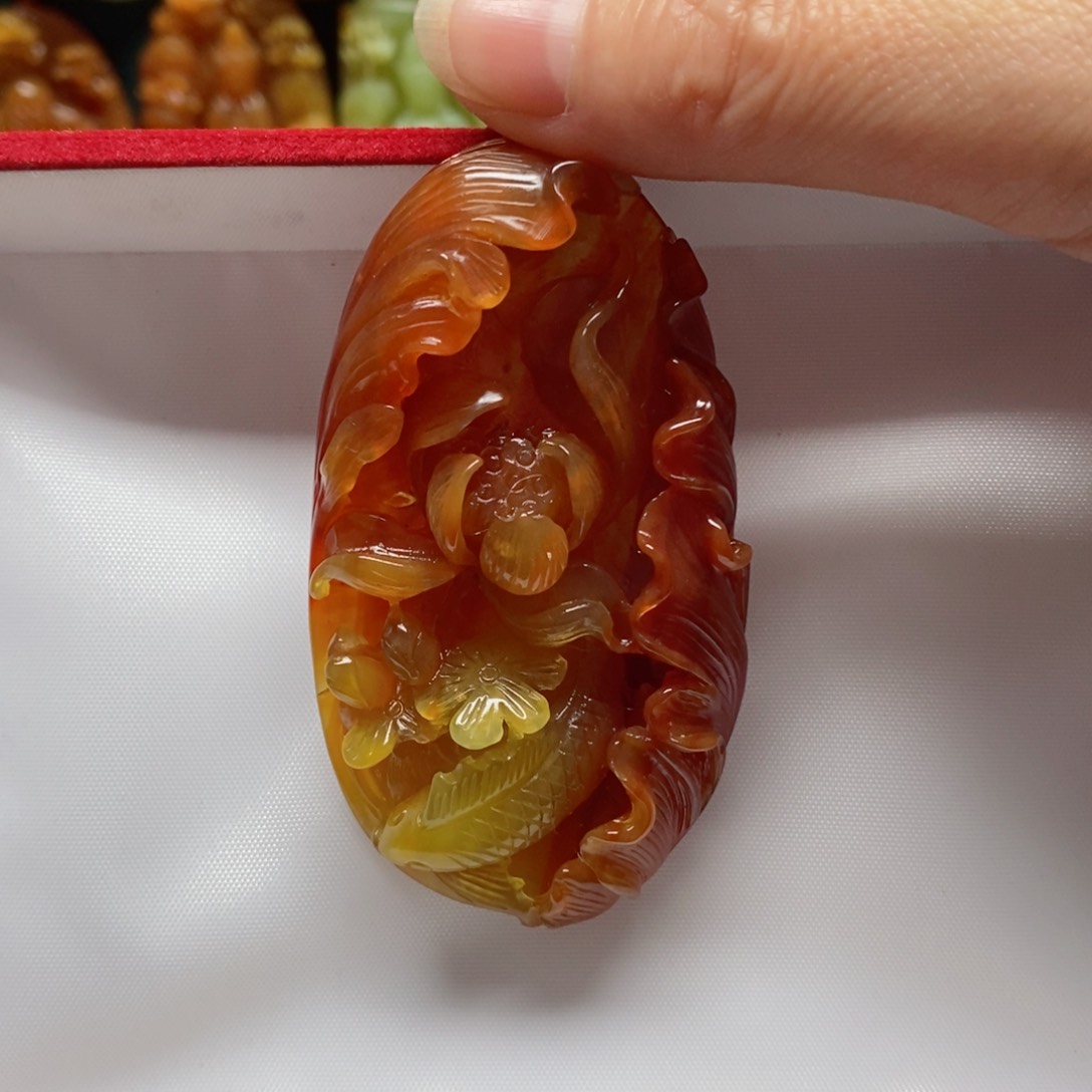 岫玉吊坠(赠链)未镶嵌蓝*