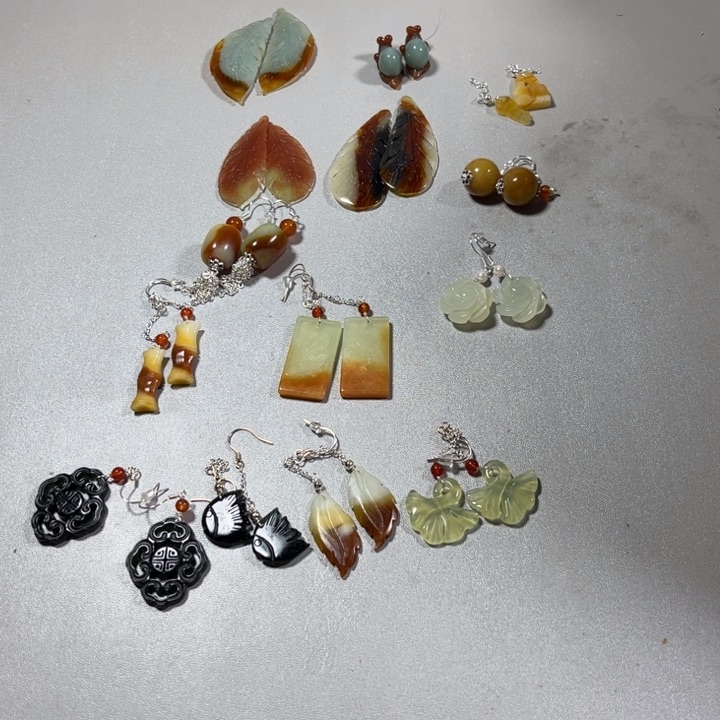 岫玉耳饰未镶嵌云