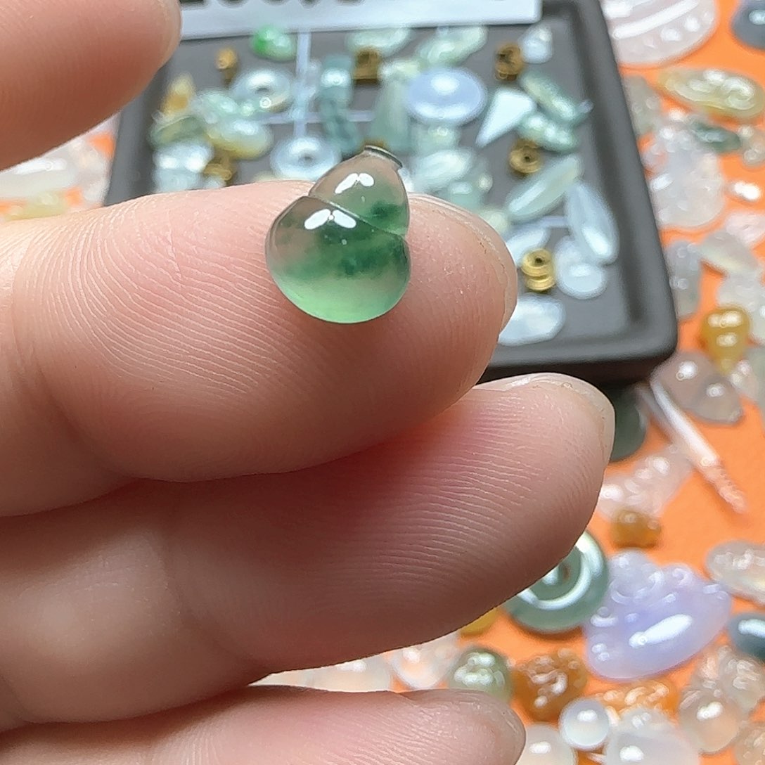 定制翡翠未镶嵌扶****上翡翠