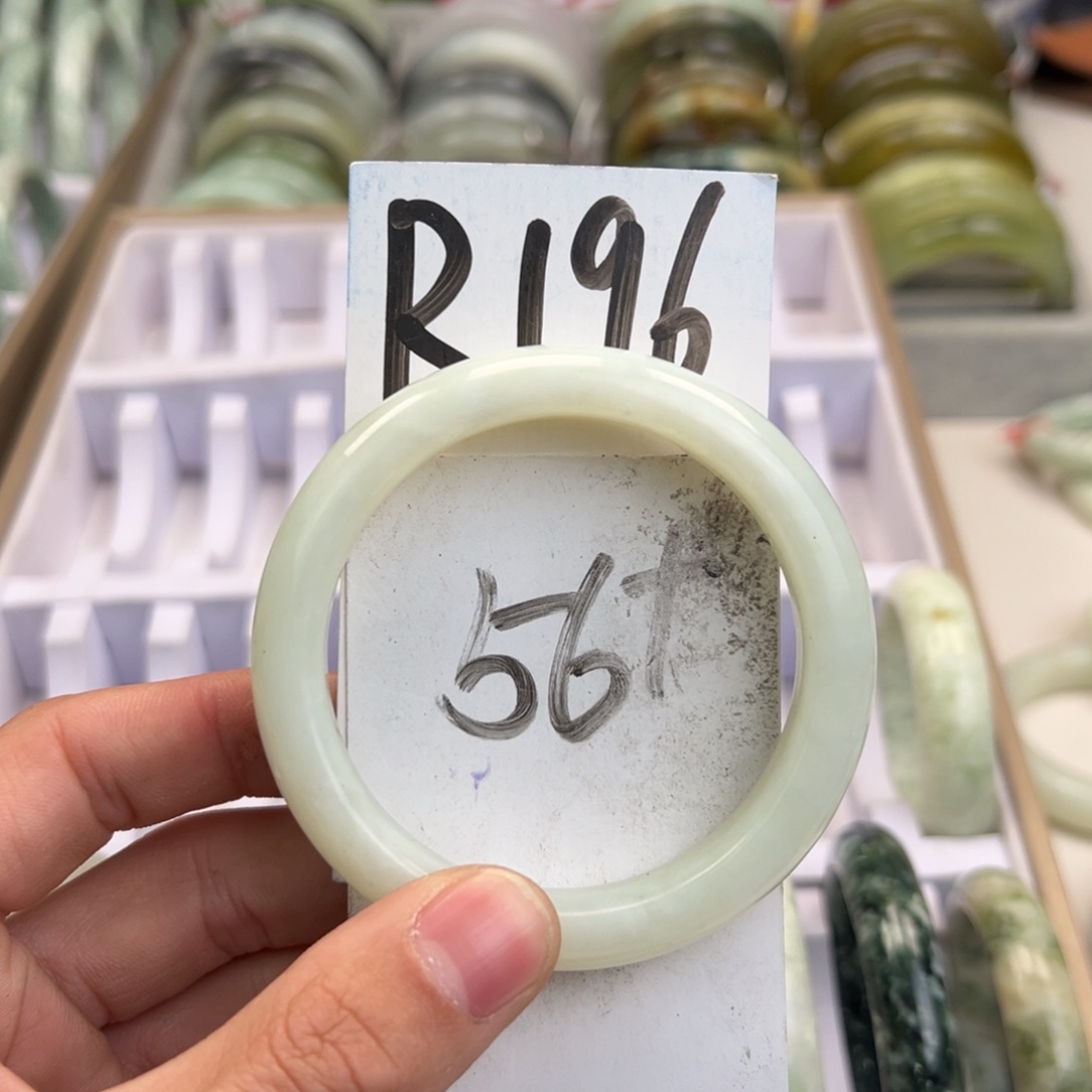 岫玉手镯未镶嵌天然岫玉