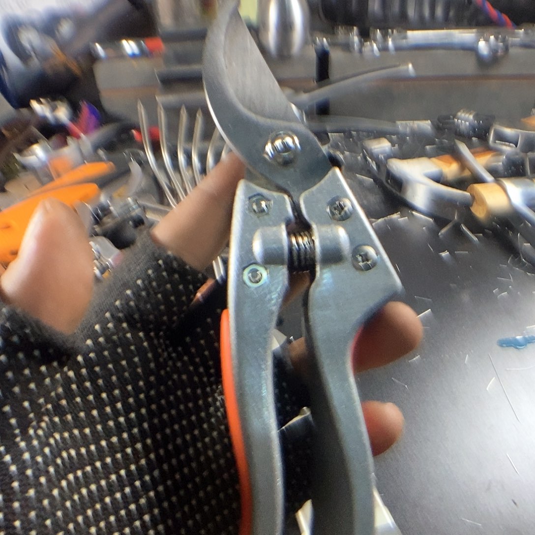 你不说不让她干呀么是的