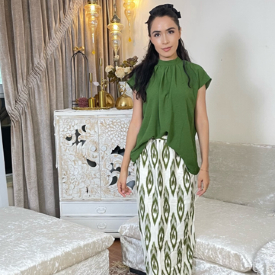 2025年绿色爱德莱斯两件套套装最新款全国包邮