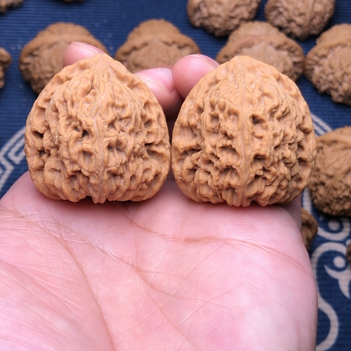 文玩核桃吊坠南疆石